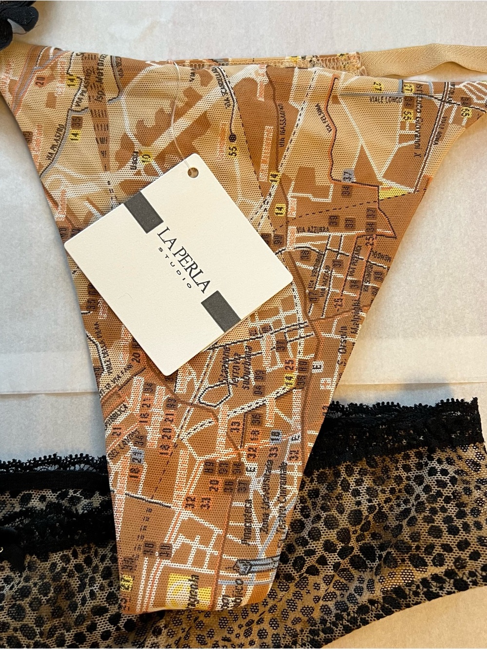 La Perla Women’s Lace & Mesh bikinis, and thongs - 4 pair NEW X small 27/28in - Picture 5 of 16